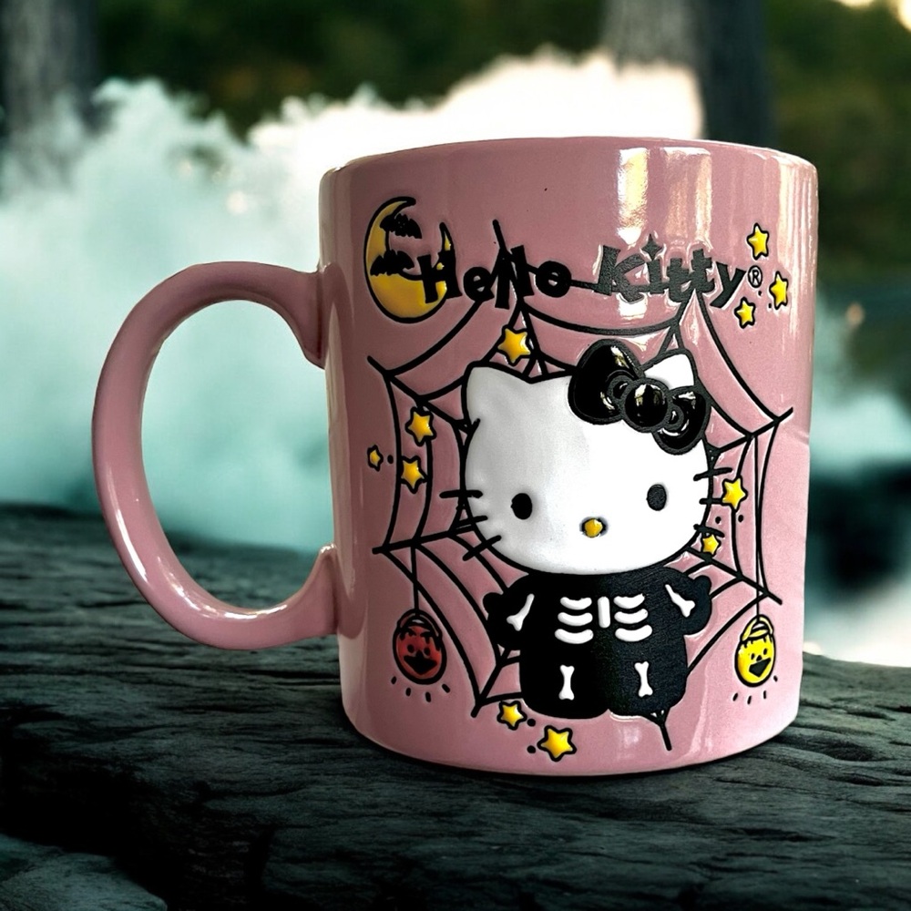 NWT Hello Kitty pink Halloween mug